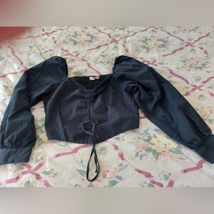 Levi’s black long sleeve cropped blouse